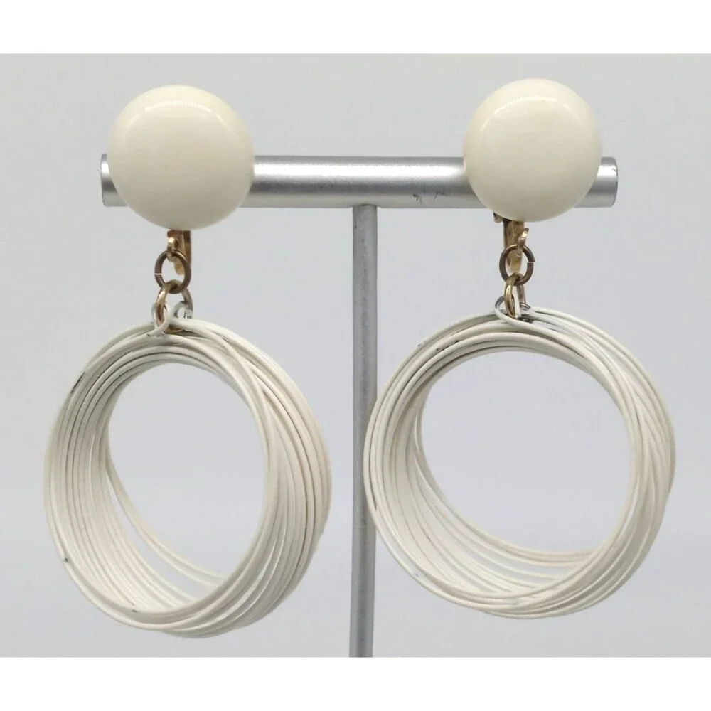 White Lucite Hoop Dangle Clip-On Earrings Mod Statement Retro Unmarked Vintage